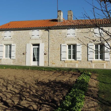 Gite De L'Aubree 17 Puy-du-Lac Exterior photo